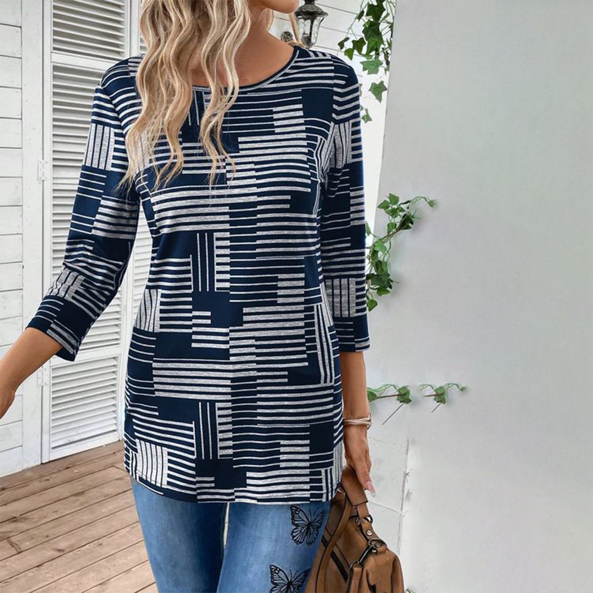 Stylish Round Neck 3/4 Sleeve Top