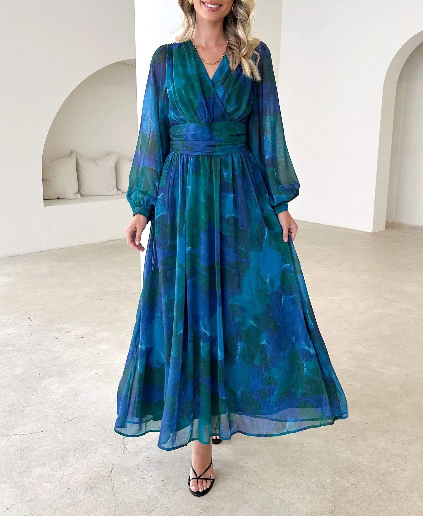 Fresh V-Neck Long Sleeve Maxi Dress