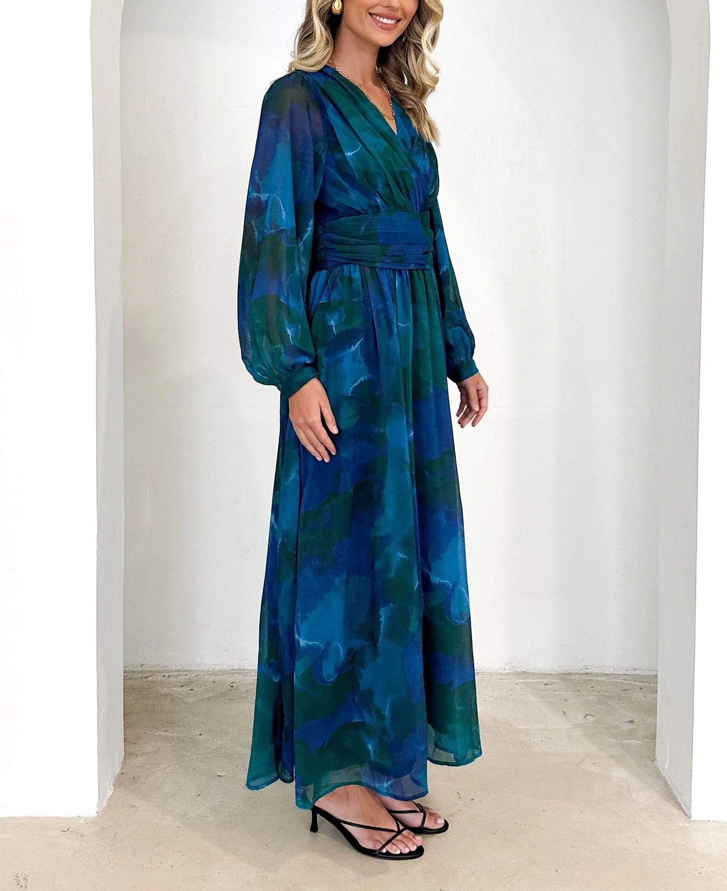 Fresh V-Neck Long Sleeve Maxi Dress