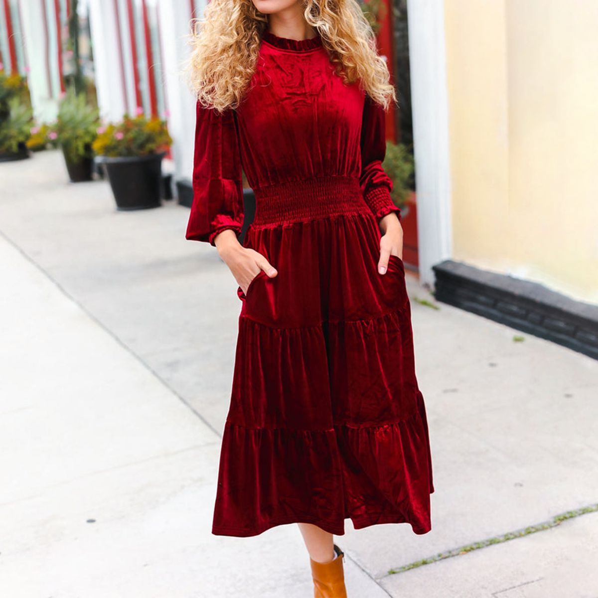 Gorgeous Green Plain Velvet Midi Dress