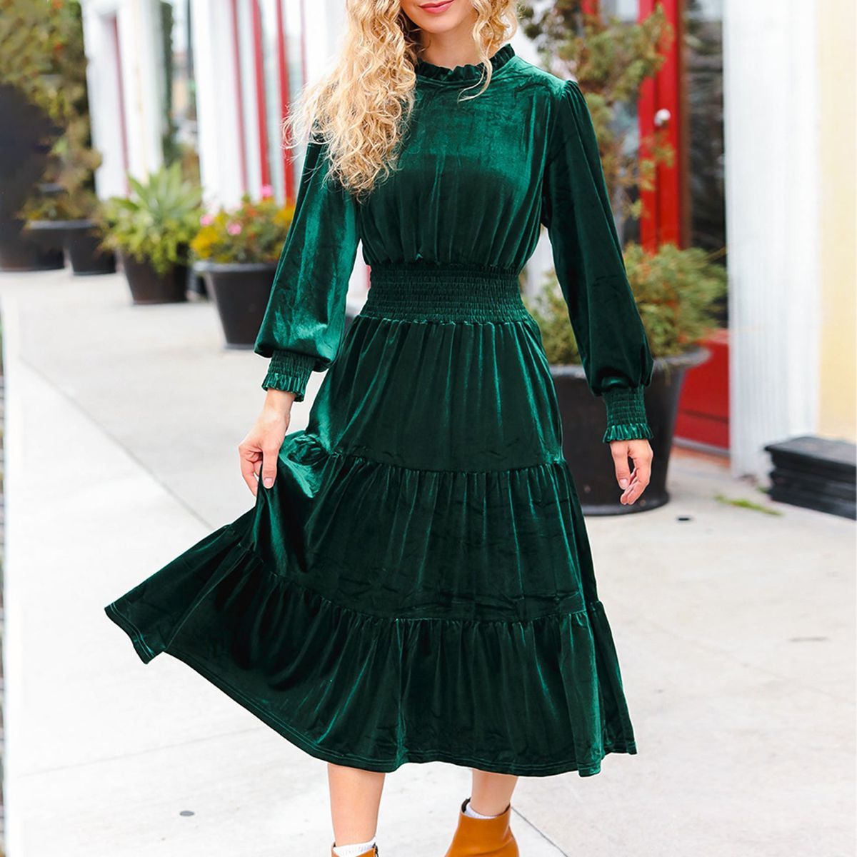 Gorgeous Green Plain Velvet Midi Dress