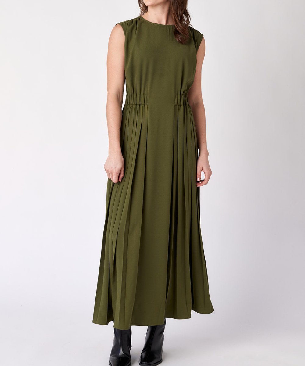 Stylish Sleeveless Round Neck Pleated Maxi Dress