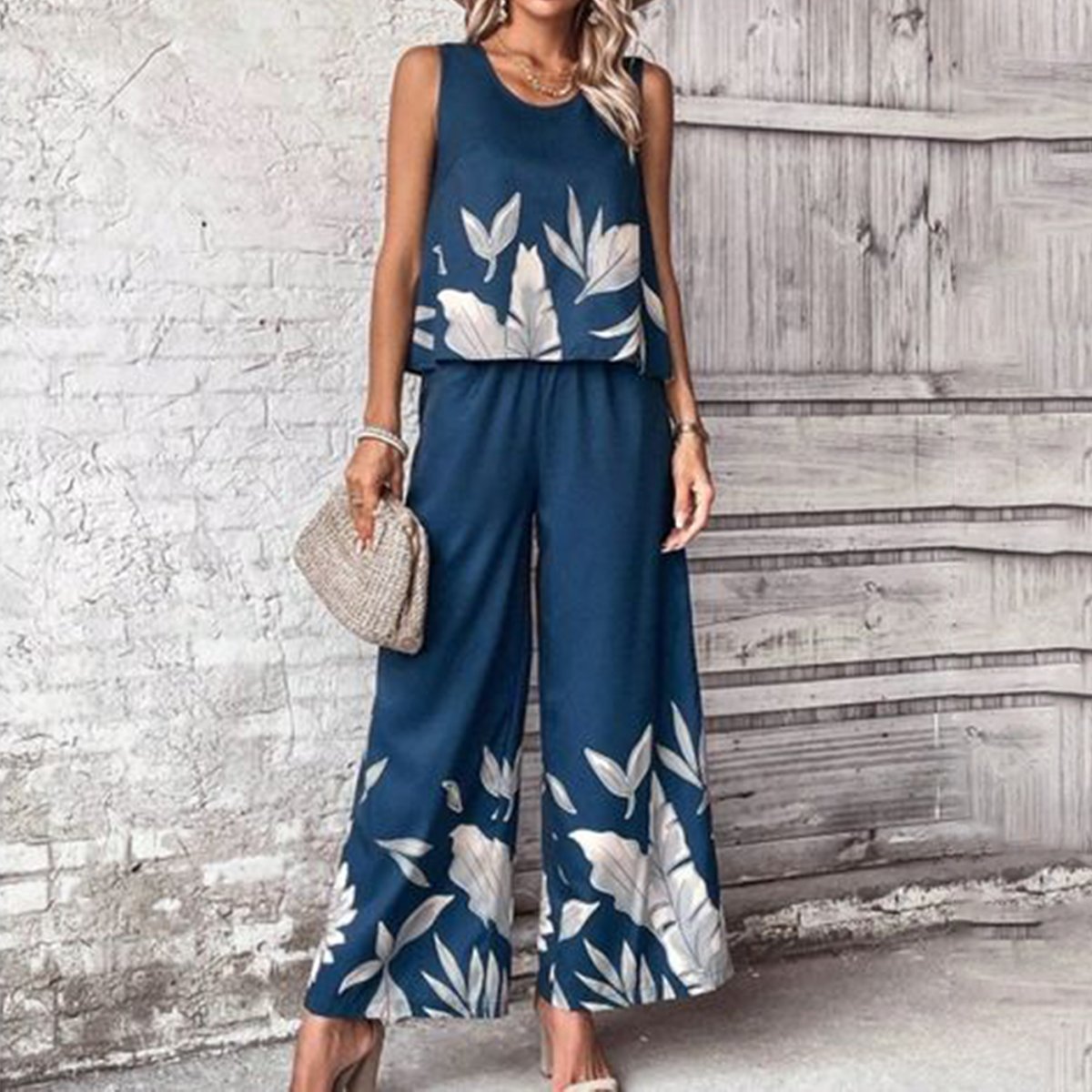 Stylish Blue Sleeveless Two Piece Set