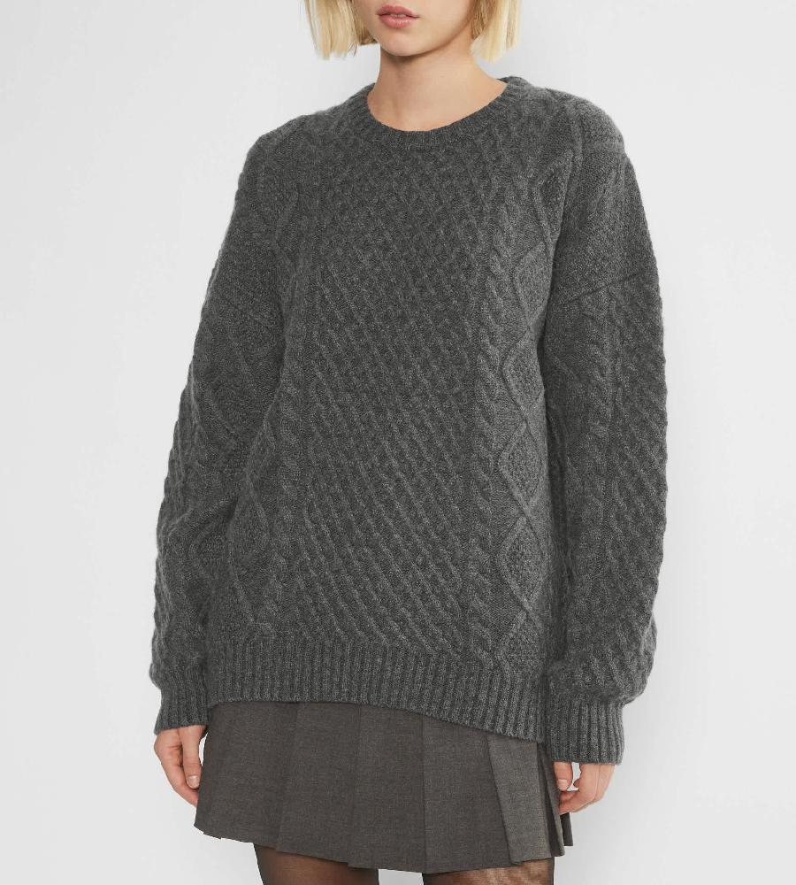 Chic Crewneck Cable-Knit Wool Sweater