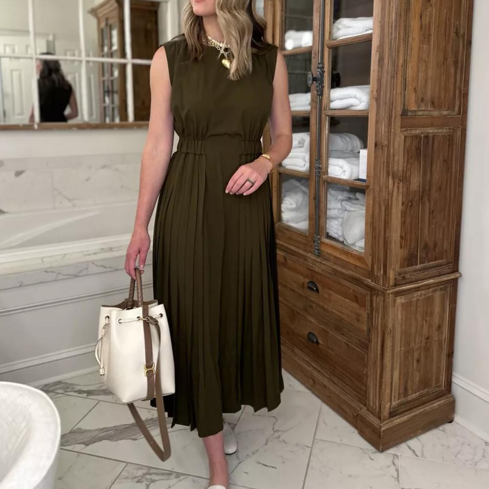 Stylish Sleeveless Round Neck Pleated Maxi Dress