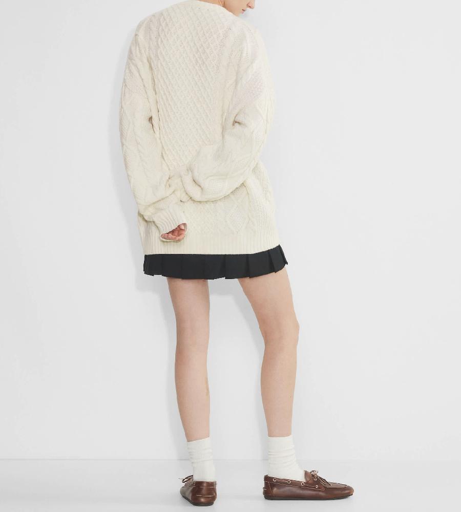 Chic Crewneck Cable-Knit Wool Sweater