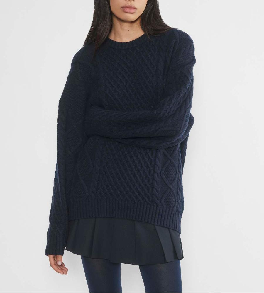 Chic Crewneck Cable-Knit Wool Sweater